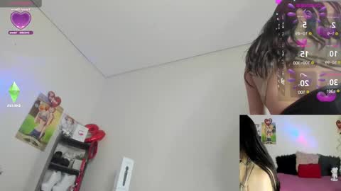 Snapshot of caroline_lenox chatting on 03/06/25, 07:47 Caroline Lenox online show from 03/06/25, 07:47