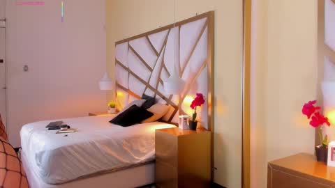 Caroline online show from 09/18/25, 12:29