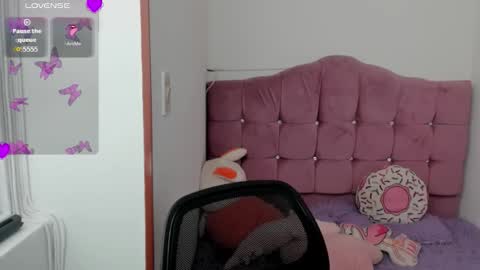 caroline_rodriguez_9 online show from 10/25/25, 07:19