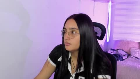 caroline_rodriguez_9 online show from 01/16/26, 07:07