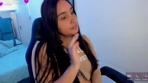 caroline_rodriguez_9 online show from 02/03/26, 06:02