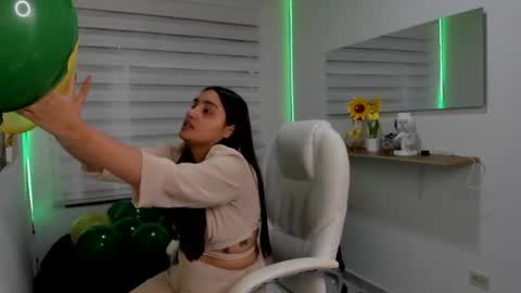 caroline_rodriguez_9 online show from 03/17/26, 07:06