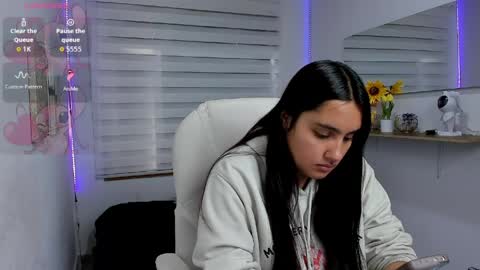 caroline_rodriguez_9 online show from 04/21/26, 04:45