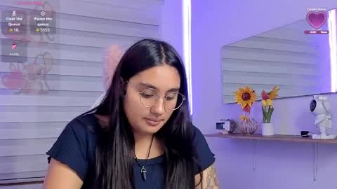 caroline_rodriguez_9 online show from 05/14/26, 08:48