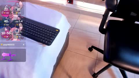 Caro  online show from 11/12/25, 08:52