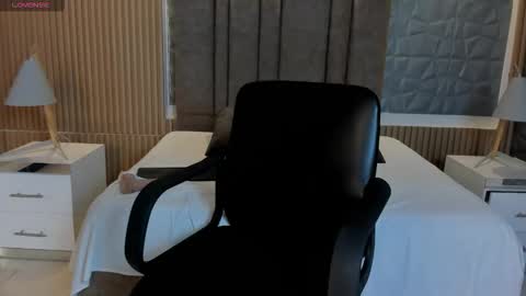 Caro  online show from 11/22/25, 08:57