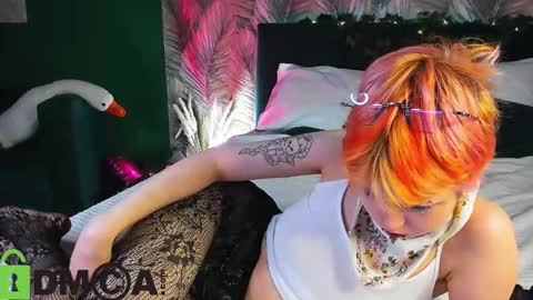 CarolineRichter online show from 12/19/25, 02:07