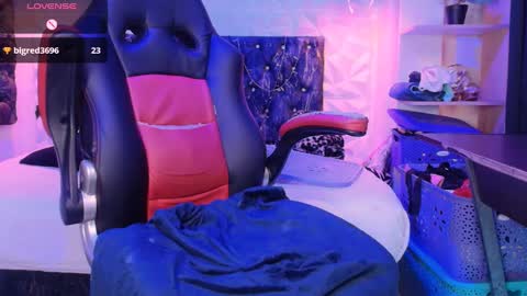 Snapshot of carolinescoth_dl chatting on 01/08/25, 08:39 Caroline Scoth online show from 01/08/25, 08:39