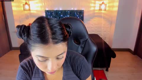 Caroline Scoth online show from 02/01/25, 06:08