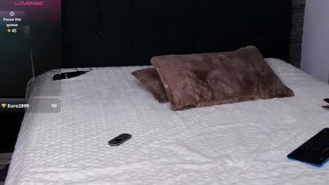 Katie H online show from 02/04/25, 02:07