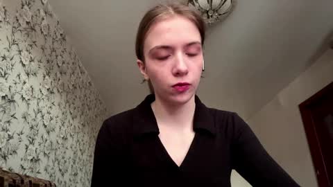 Caroline online show from 04/23/26, 12:29