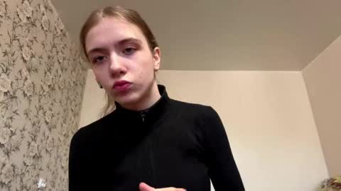 Caroline online show from 04/24/26, 08:17