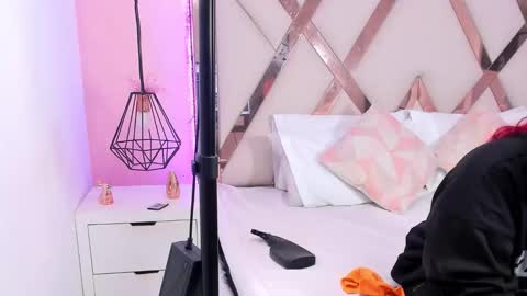 Snapshot of caroo_gomeez chatting on 01/05/26, 05:27 Caro Gmez online show from 01/05/26, 05:27