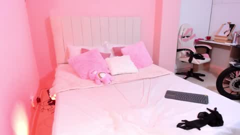 Snapshot of caroo_gomeez chatting on 02/20/26, 06:59 Caro Gmez online show from 02/20/26, 06:59