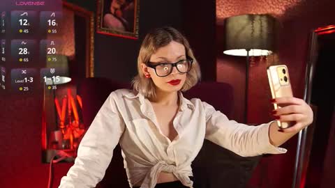 Snapshot of carrie_in_the_city chatting on 02/28/26, 08:43 Carrie online show from 02/28/26, 08:43