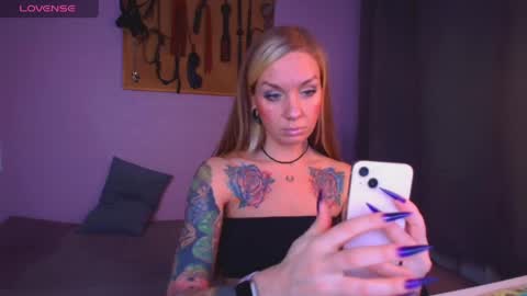 Carrie online show from 04/15/26, 06:59