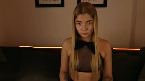 carriebradshawww online show from 10/27/25, 03:38