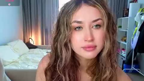 Kira online show from 07/19/26, 04:22