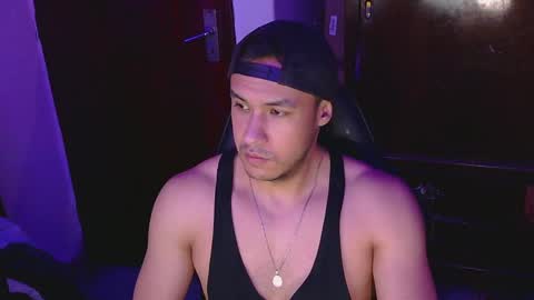 Snapshot of casas_oom chatting on 02/08/25, 11:55      online show from 02/08/25, 11:55
