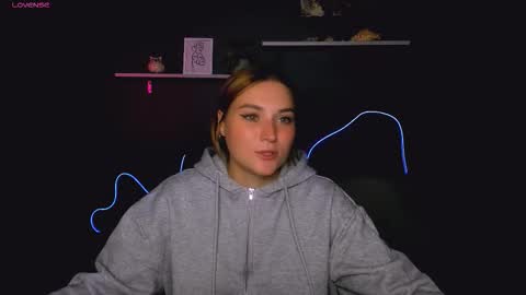 casey_meow_ online show from 10/16/25, 05:08