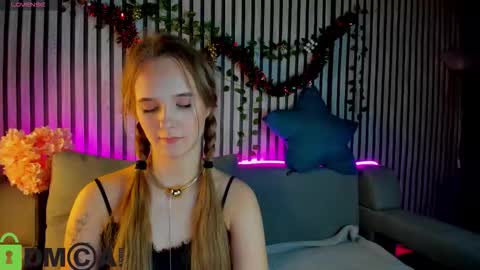 Snapshot of casey_sweeet chatting on 01/06/26, 09:13 Casey sweeet online show from 01/06/26, 09:13