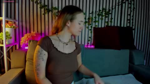 Snapshot of casey_sweeet chatting on 02/02/26, 09:19 Casey sweeet online show from 02/02/26, 09:19