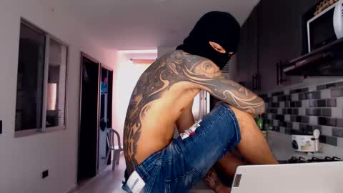 Snapshot of cash_master777 chatting on 12/04/25, 02:15 cash_master777 online show from 12/04/25, 02:15