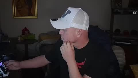 Snapshot of cashalphamale chatting on 09/09/25, 02:55 Cash Alpha Male online show from 09/09/25, 02:55