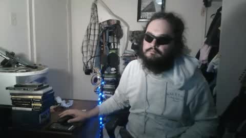 Snapshot of cashdroid chatting on 10/24/25, 02:41 Smashdroid online show from 10/24/25, 02:41