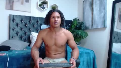 Snapshot of casike_978 chatting on 11/11/25, 01:27 Casike online show from 11/11/25, 01:27