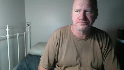 Snapshot of casinocam chatting on 04/29/26, 11:14 CasinoCam online show from 04/29/26, 11:14