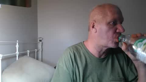 Snapshot of casinocam chatting on 05/05/26, 01:57 CasinoCam online show from 05/05/26, 01:57