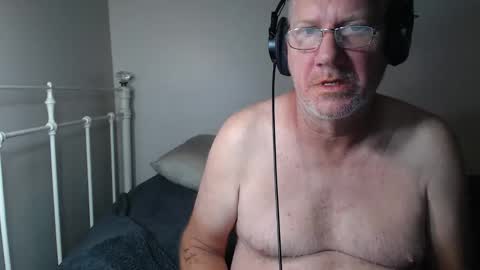 Snapshot of casinocam chatting on 05/10/26, 07:02 CasinoCam online show from 05/10/26, 07:02
