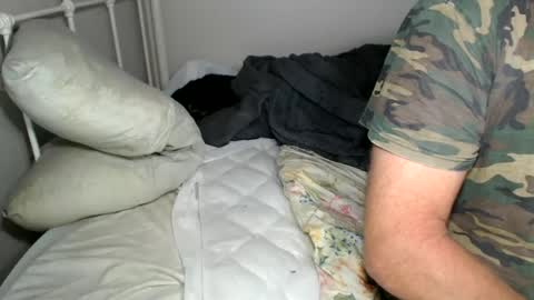 Snapshot of casinocam chatting on 06/21/26, 03:58 CasinoCam online show from 06/21/26, 03:58