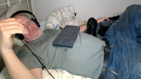 Snapshot of casinocam chatting on 06/27/26, 12:37 CasinoCam online show from 06/27/26, 12:37