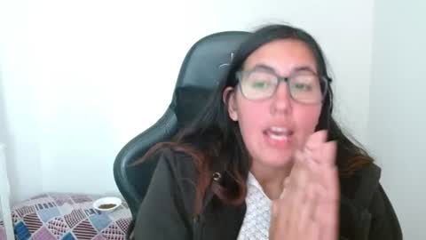 Snapshot of cassandra_ruizz chatting on 07/19/26, 01:31 573215024606 online show from 07/19/26, 01:31