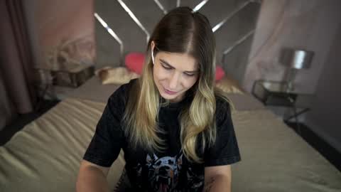 Snapshot of cassandragood chatting on 02/05/25, 10:51 Lena online show from 02/05/25, 10:51