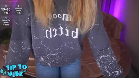 Snapshot of cassandragood chatting on 03/08/25, 09:08 Lena online show from 03/08/25, 09:08