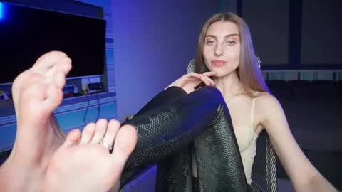 Seductress Cassia  FINDOM AND SADISM  NO NUDE online show from 11/16/25, 04:12