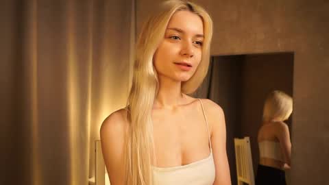 Snapshot of cassie130505 chatting on 02/25/25, 05:47 Cassie online show from 02/25/25, 05:47