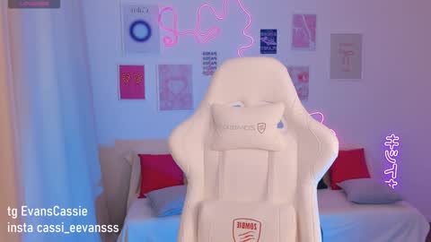 Snapshot of cassie_evansss chatting on 01/18/25, 03:31 Cassie online show from 01/18/25, 03:31
