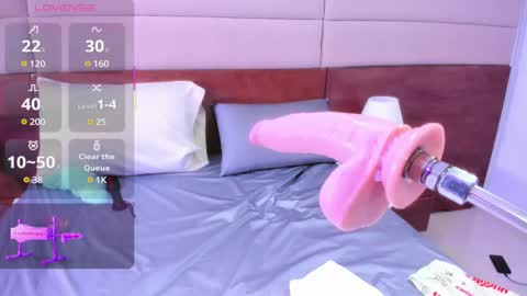 Snapshot of cassie_ibarra chatting on 02/21/25, 11:43 cassie online show from 02/21/25, 11:43
