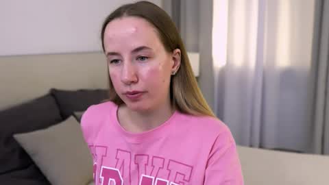 Snapshot of cassie_kelman chatting on 10/13/25, 08:53 Cassie online show from 10/13/25, 08:53