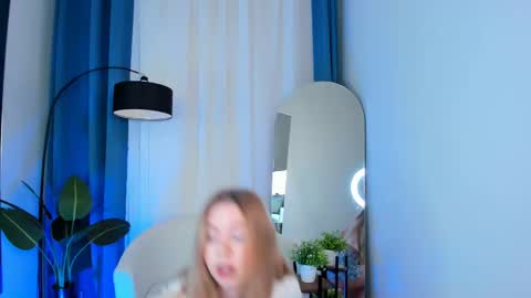 Hello my name is Cassie and my friend Nilo is also here online show from 02/21/25, 06:29