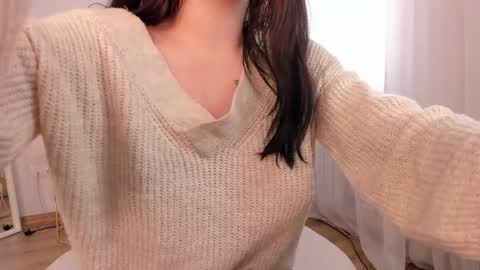 Hello my name is Cassie and my friend Nilo is also here online show from 04/17/26, 11:24