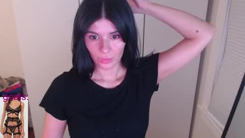 Snapshot of cassiealvarez chatting on 10/01/25, 03:56 cassiealvarez online show from 10/01/25, 03:56