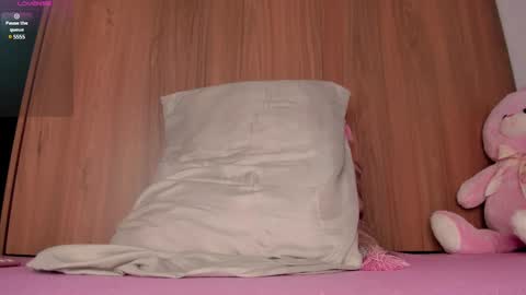 Snapshot of cassiee_love chatting on 03/11/25, 10:53 cassiee_love online show from 03/11/25, 10:53