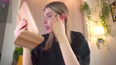 Snapshot of cassieholland chatting on 02/24/26, 08:01 Im Cassie3 online show from 02/24/26, 08:01