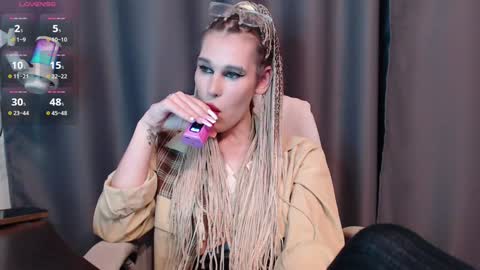 Snapshot of cassiemich chatting on 12/16/24, 03:43 Cassie online show from 12/16/24, 03:43