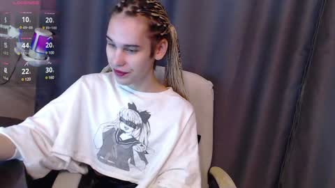 Snapshot of cassiemich chatting on 12/19/24, 02:46 Cassie online show from 12/19/24, 02:46